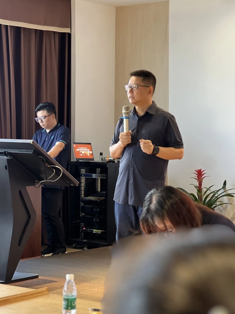 133928_091802_gsdt.jpg 133928_091802_gsdt.jpg