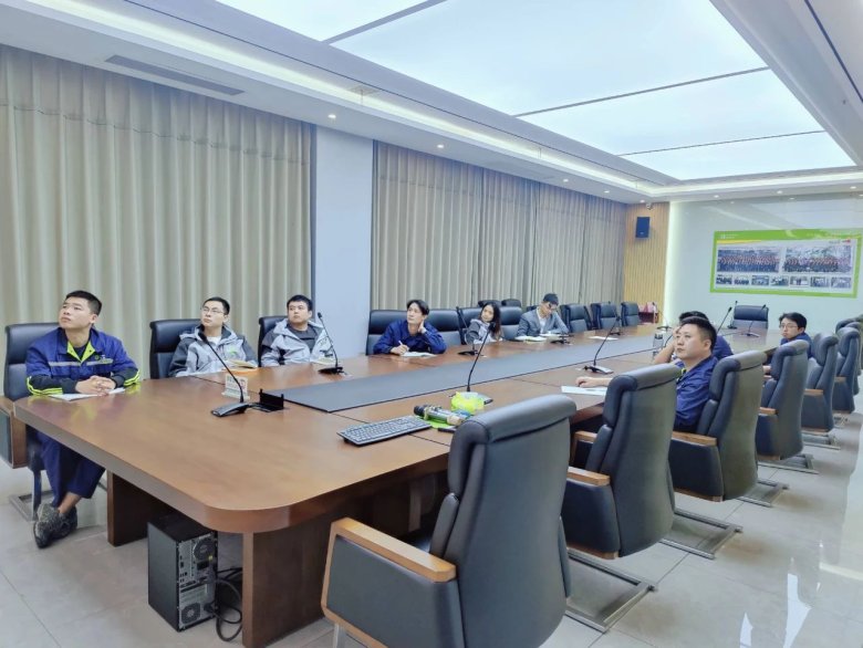 083504_131586_gsdt.jpg 083504_131586_gsdt.jpg