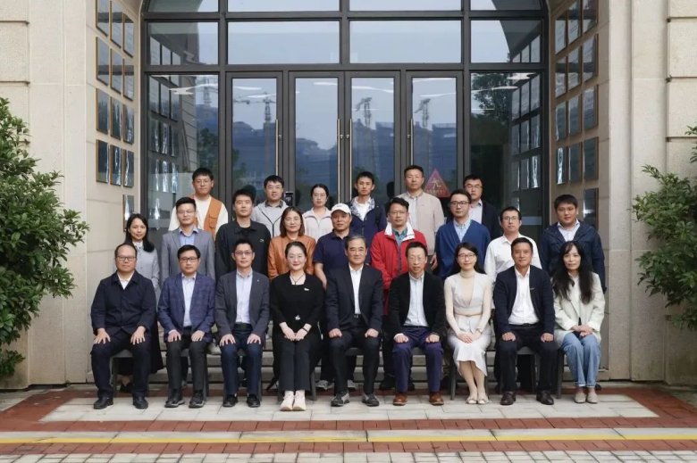 082500_604094_gsdt.jpg 082500_604094_gsdt.jpg