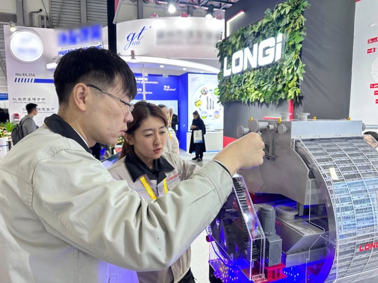 082141_504321_gsdt.jpg 082141_504321_gsdt.jpg