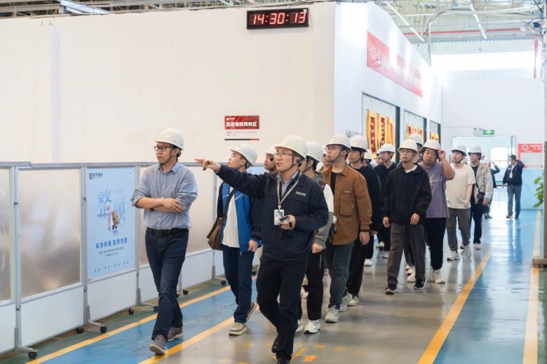 082713_210261_gsdt.jpg 082713_210261_gsdt.jpg