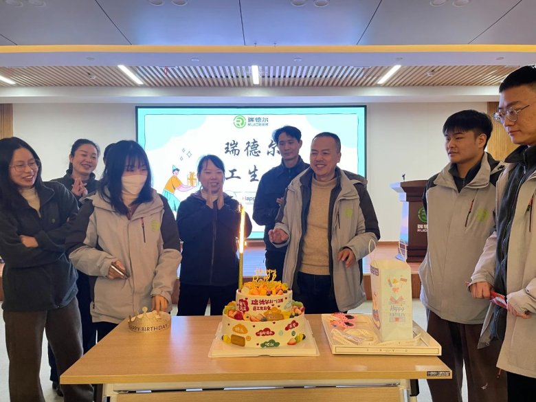 144050_887405_gsdt.jpg 144050_887405_gsdt.jpg