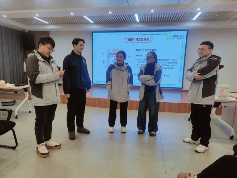 144215_767875_gsdt.jpg 144215_767875_gsdt.jpg