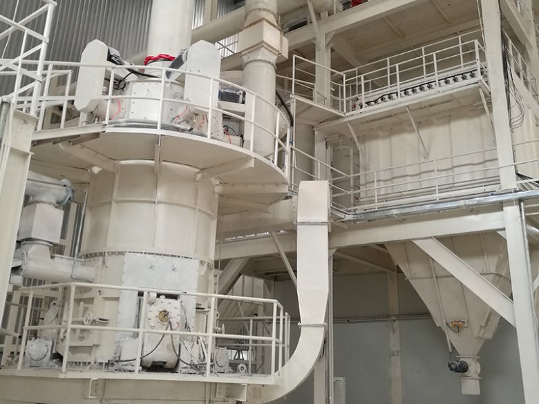 145225_425292_jswz.jpg 超細立磨設備現場 超細碳酸鈣.jpg