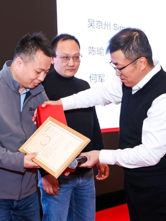 114549_944741_gsdt.jpg 114549_944741_gsdt.jpg