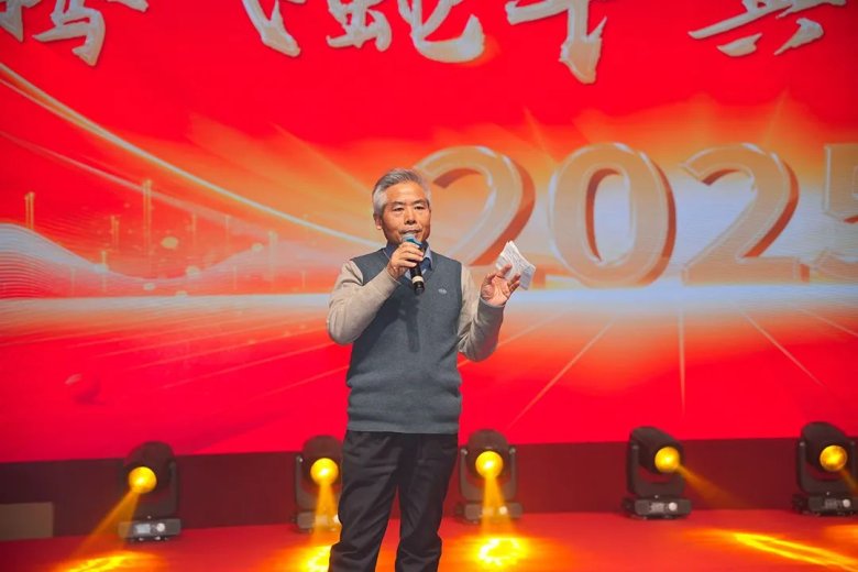 082604_940447_gsdt.jpg 082604_940447_gsdt.jpg