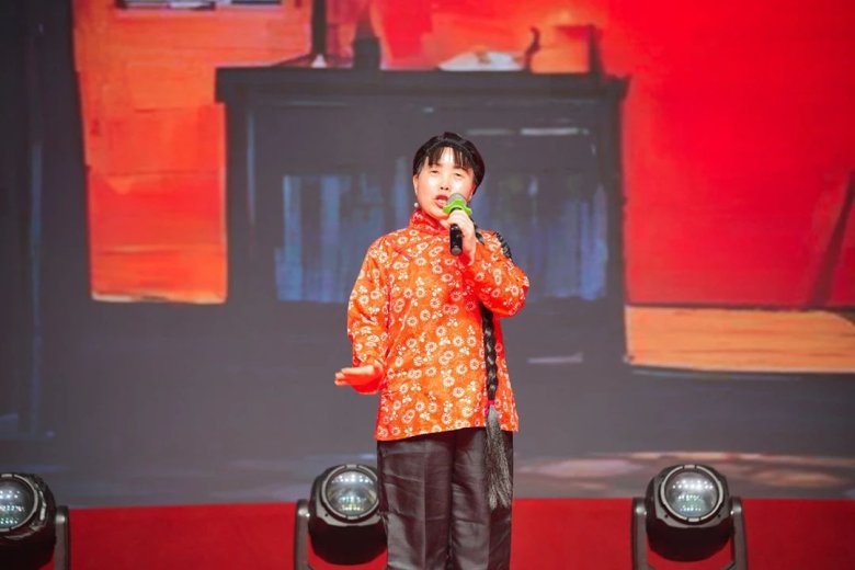 082659_825915_gsdt.jpg 082659_825915_gsdt.jpg