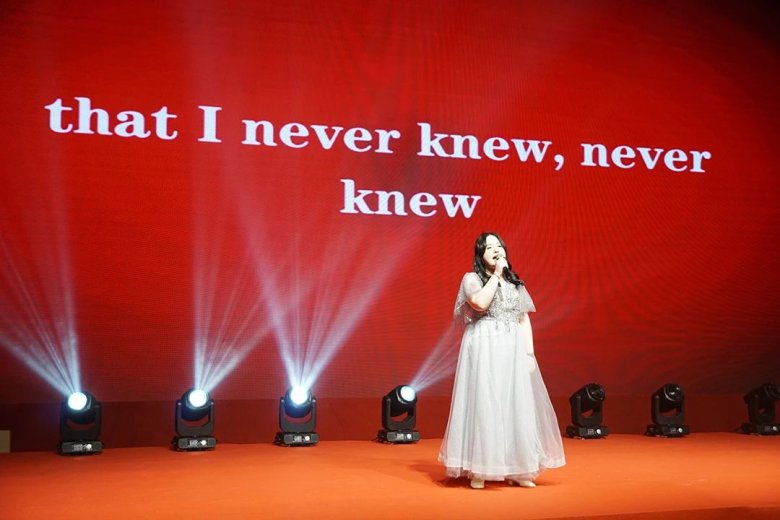 082700_154683_gsdt.jpg 082700_154683_gsdt.jpg