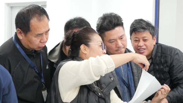 090758_463576_gsdt.jpg 090758_463576_gsdt.jpg