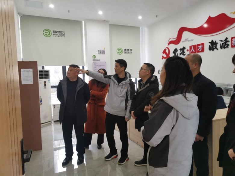 081648_315939_gsdt.jpg 081648_315939_gsdt.jpg