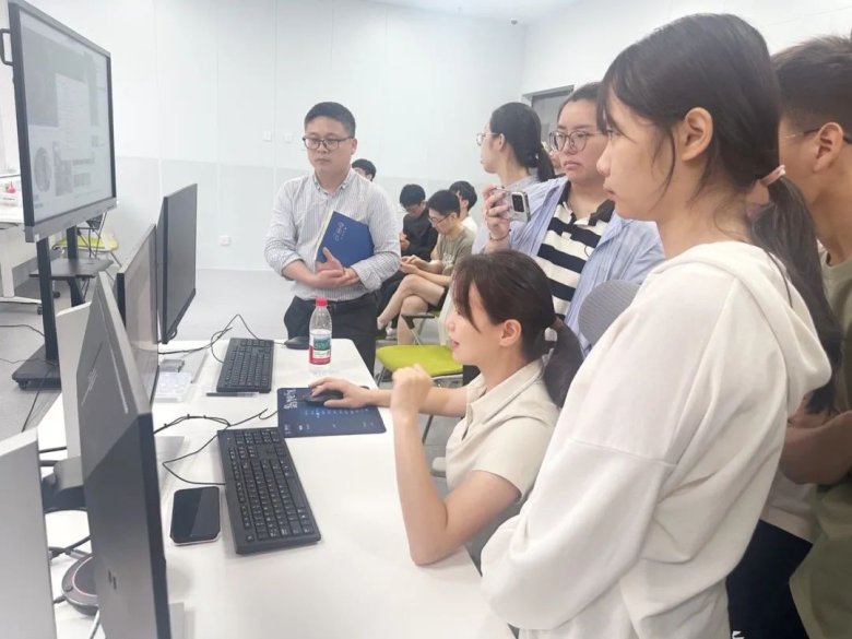 083356_404517_gsdt.jpg 083356_404517_gsdt.jpg