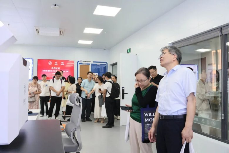 085402_824985_gsdt.jpg 085402_824985_gsdt.jpg