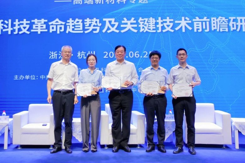 165054_813011_gsdt.jpg 165054_813011_gsdt.jpg