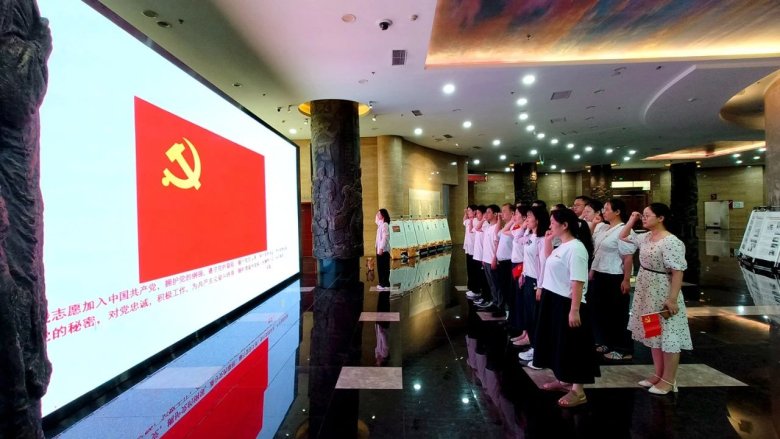 103824_205992_gsdt.jpg 103824_205992_gsdt.jpg