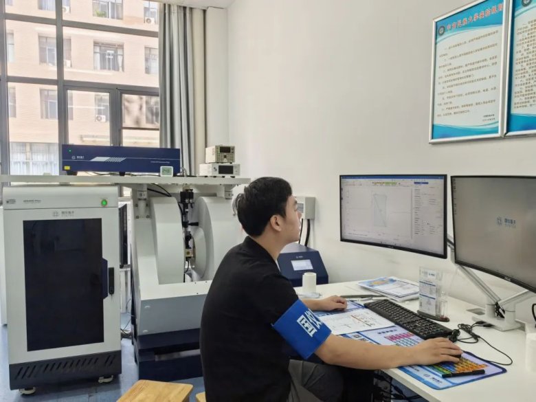 091953_785973_gsdt.jpg 091953_785973_gsdt.jpg