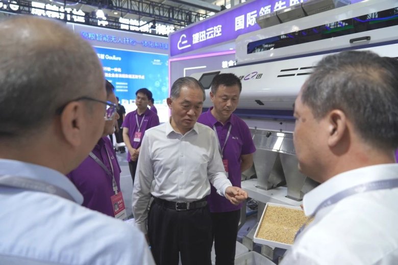 090501_444326_gsdt.jpg 090501_444326_gsdt.jpg