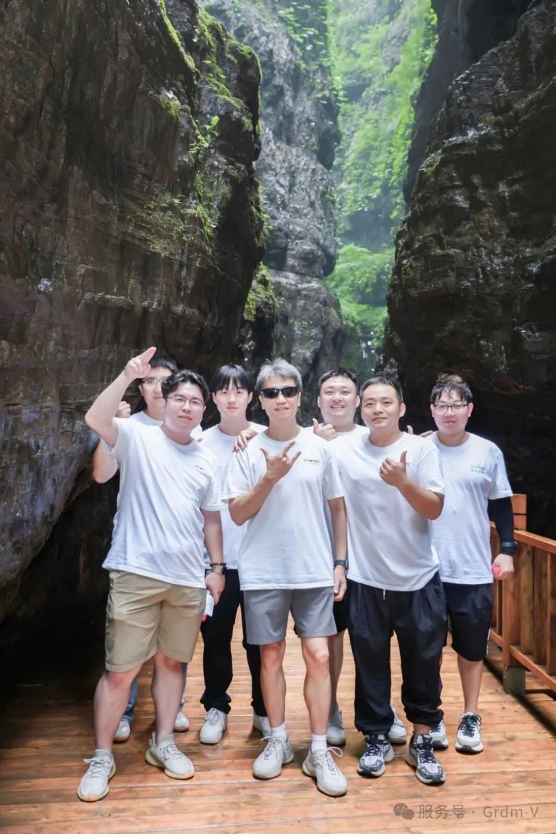 082449_942036_gsdt.jpg 082449_942036_gsdt.jpg