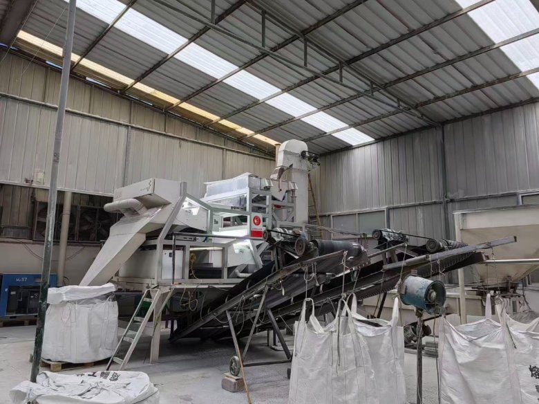 102008_879893_gsdt.jpg 102008_879893_gsdt.jpg