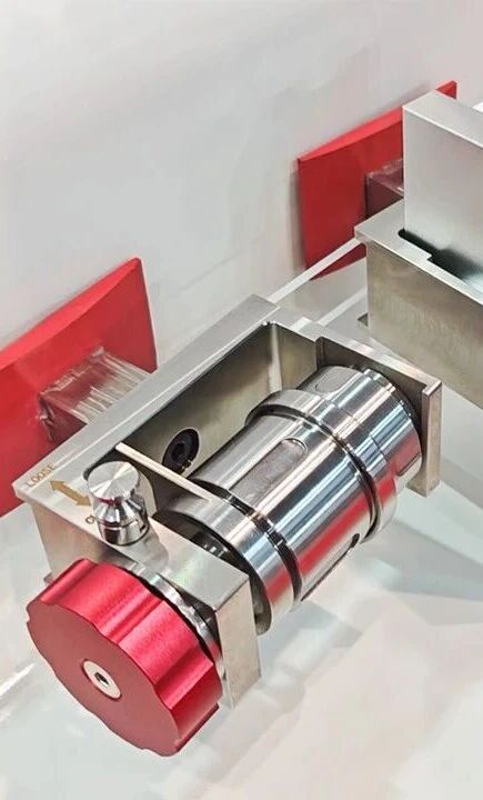 083311_310215_gsdt.jpg 083311_310215_gsdt.jpg