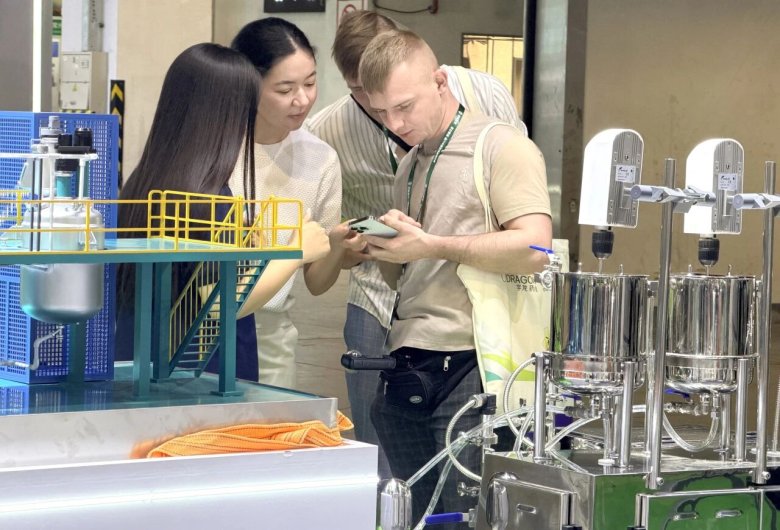 085100_215676_gsdt.jpg 085100_215676_gsdt.jpg