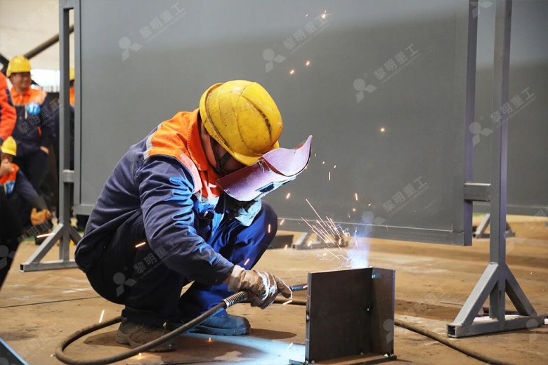 082643_351794_gsdt.jpg 082643_351794_gsdt.jpg