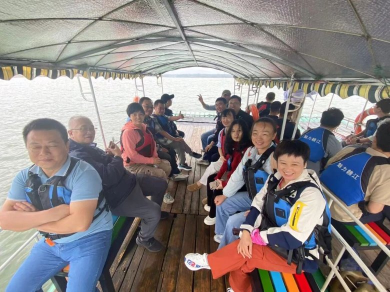 081702_722640_gsdt.jpg 081702_722640_gsdt.jpg