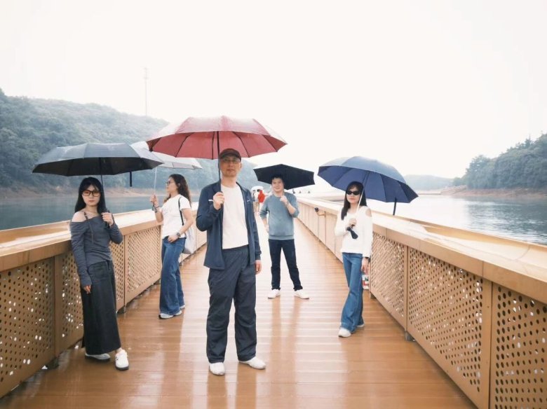 081709_861851_gsdt.jpg 081709_861851_gsdt.jpg