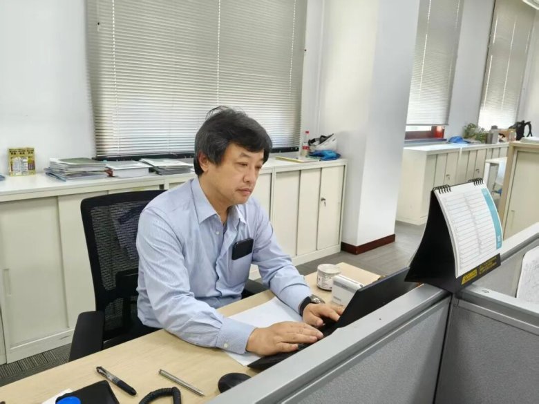 093949_354765_gsdt.jpg 093949_354765_gsdt.jpg